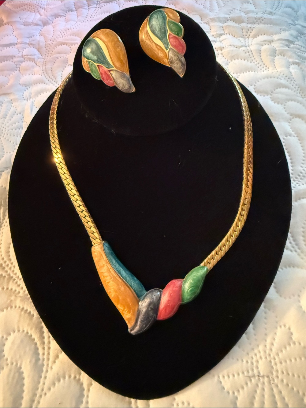 Vintage 1980s era Necklace and Earring Set - Gold Tone